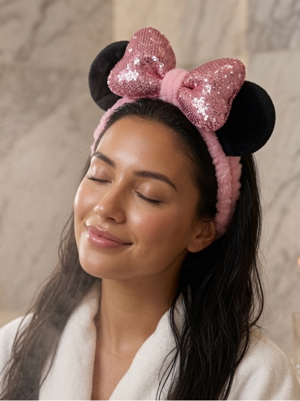 The Crème Shop x Disney  3D Teddy Headyband Minnie Mouse - Picture 2 of 2